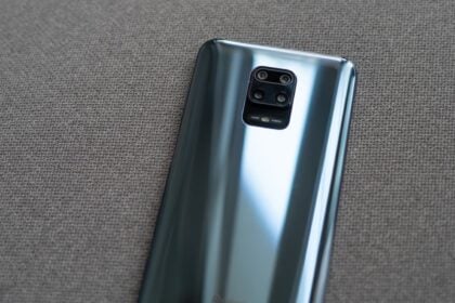Redmi Note 9S traseira.
