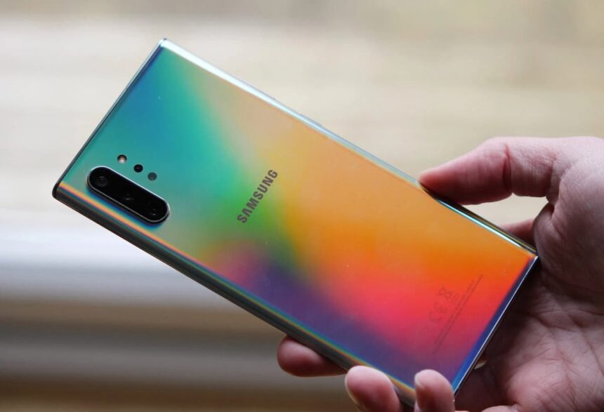 Galaxy Note 10 traseira.