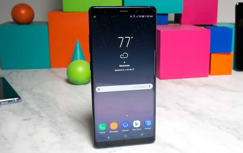 Galaxy Note 8 começa a receber atualização de segurança de abril Galaxy Note 8 tela ligada.