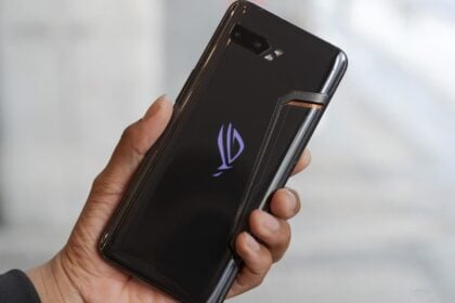 ASUS ROG Phone 2 parte traseira.