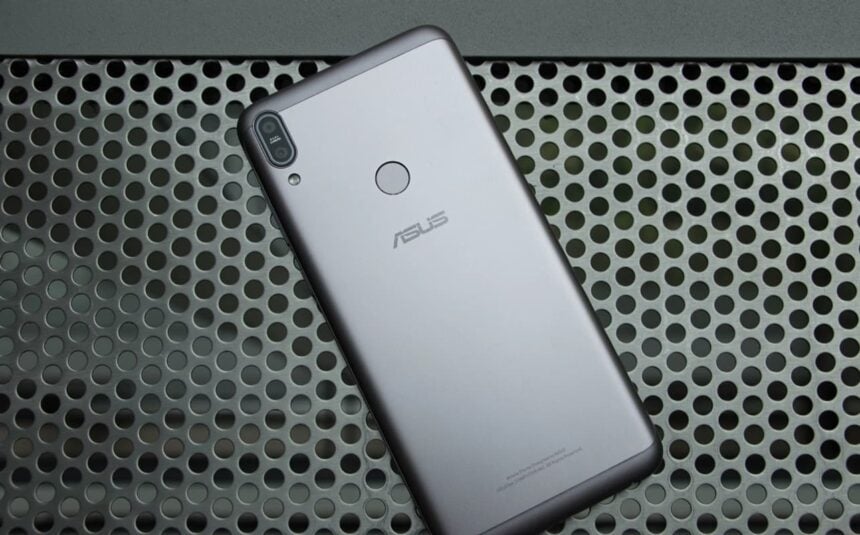 Asus Zenfone Max Pro M1 parte traseira.