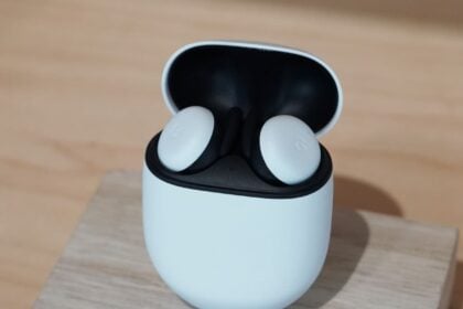 Google Pixel Buds 2 branco.