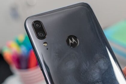 Moto E6 Plus traseira.
