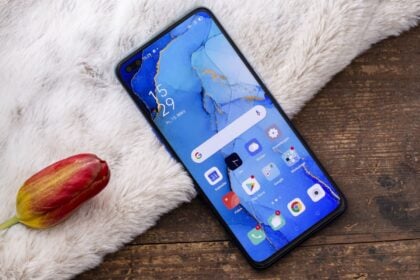 Oppo Reno 3 parte frontal.
