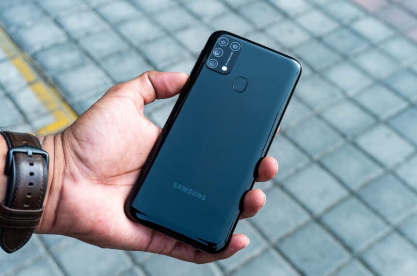 Samsung Galaxy M31 preto.