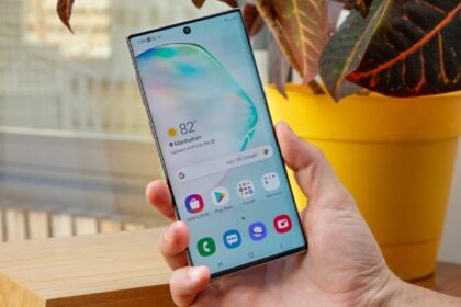 Samsung Galaxy Note 10 parte frontal.