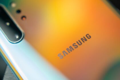Samsung Galaxy Note 10 Plus parte traseira.