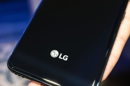 LG K61 parte traseira.