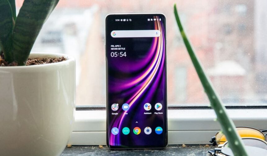 OnePlus 8 parte frontal.