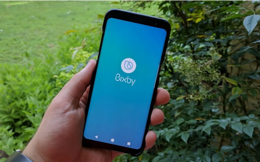 Smartphone executando a Bixby.