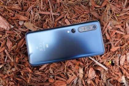 Xiaomi Mi 10 traseira.
