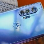Motorola Edge Plus parte traseira.