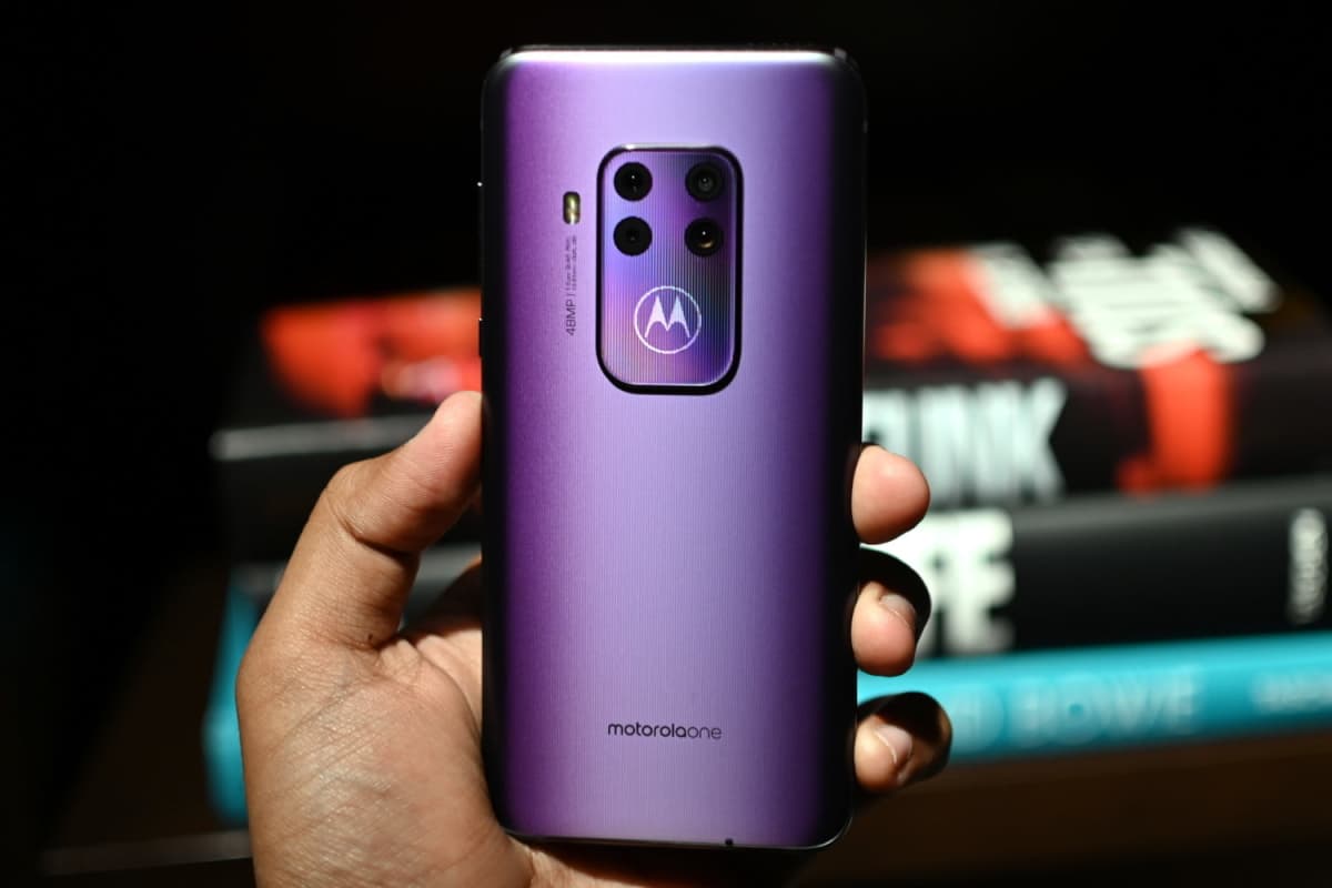 Atualização Motorola One Zoom no Brasil.