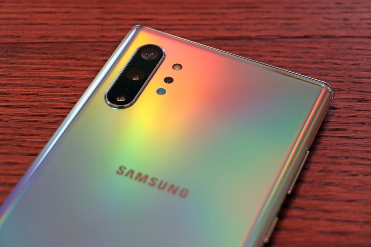 Galaxy Note 10 Plus traseira.
