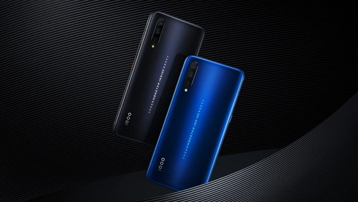 Smartphones Vivo iQOO preto e azul.
