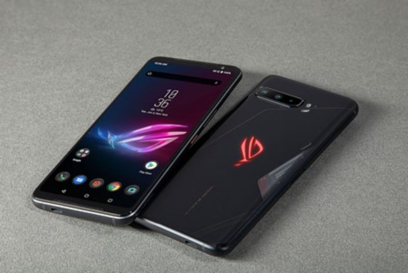 Asus ROG Phone 3 ganha atualização de agosto com Bypass Charging asus rog phone 3 lado a lado