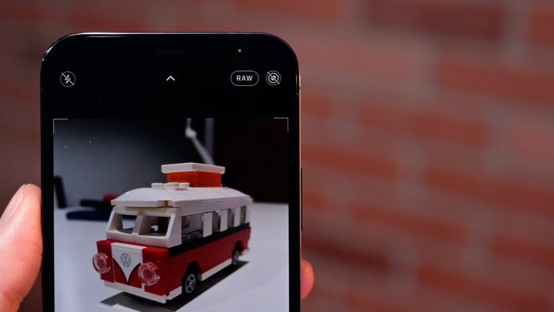 iOS 14.3 suporta o DualSense do PS5 e modo ProRAW na Câmera iphone 12 proraw ios 14.3