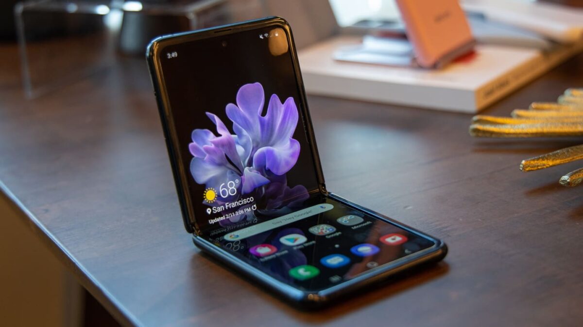 galaxy z flip 5g one ui 3.0 android 11