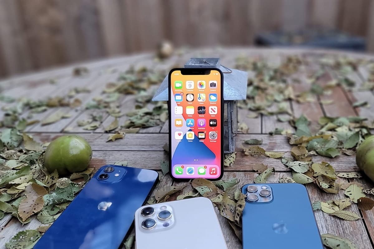 Linha iPhone 12.