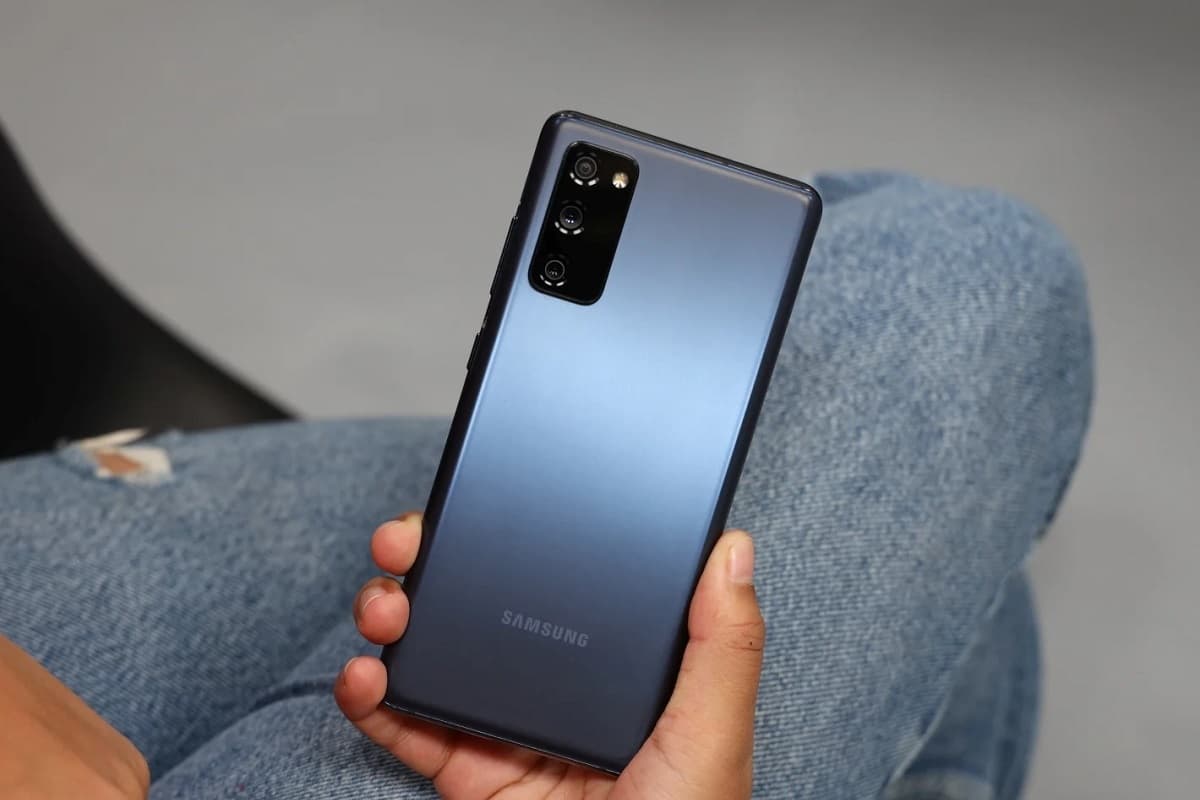 Galaxy S20 FE traseira