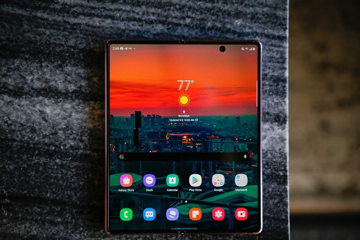 Galaxy Z Fold 2 recebe novo update.