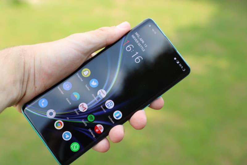 OnePlus 8, 8 Pro e 8T ganham atualização com correção de alguns bugs oneplus 8 update