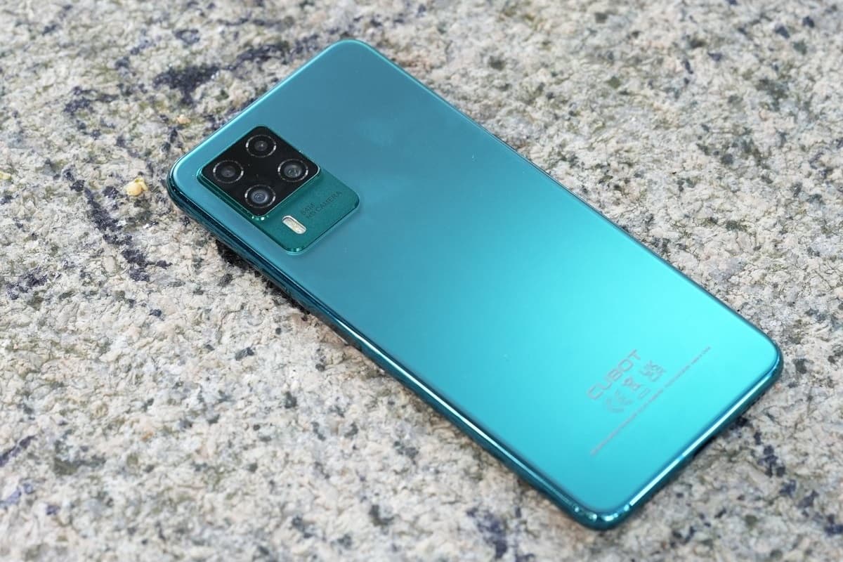 Traseira Cubot X50 na cor verde.