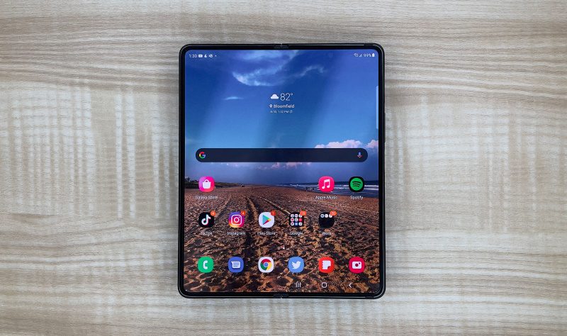Galaxy Z Fold 3: Especificações, preços e onde comprar galaxy z fold 3 tela aberta