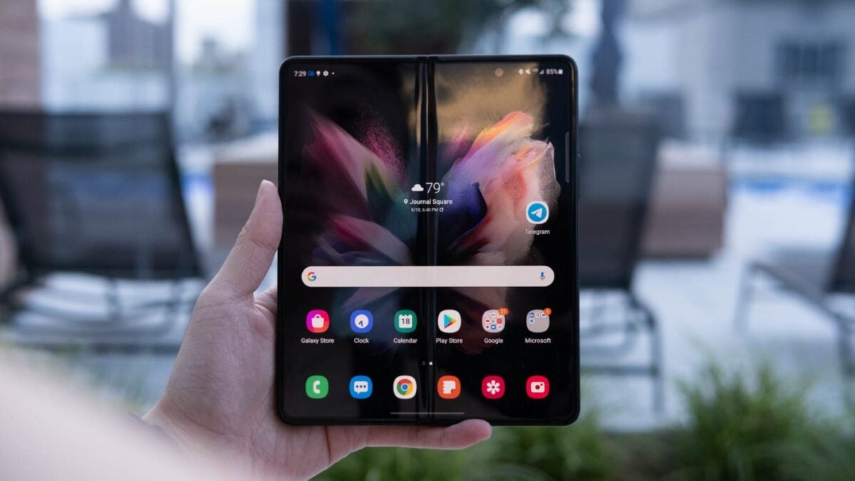 galaxy z fold 3 tela