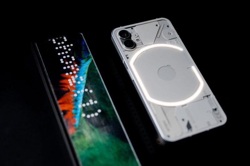 Nothing Phone 1: Veja o hands-on mostrando o design do smartphone nothing phone 1 leds