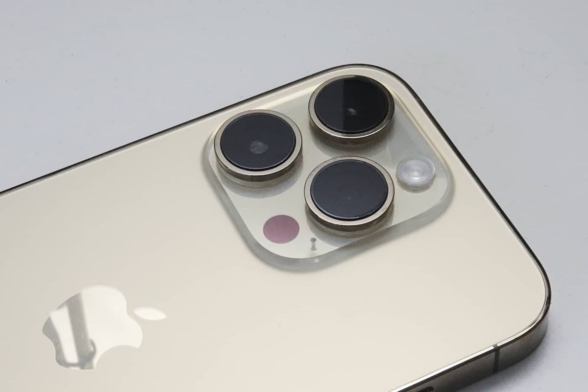 Traseira do Apple iPhone 14 Pro