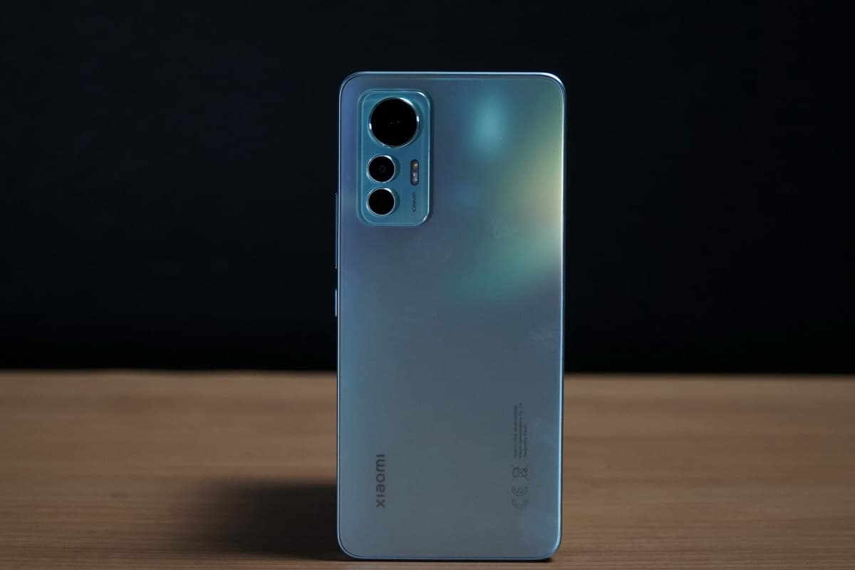 foto da traseira do xiaomi 12 lite azul
