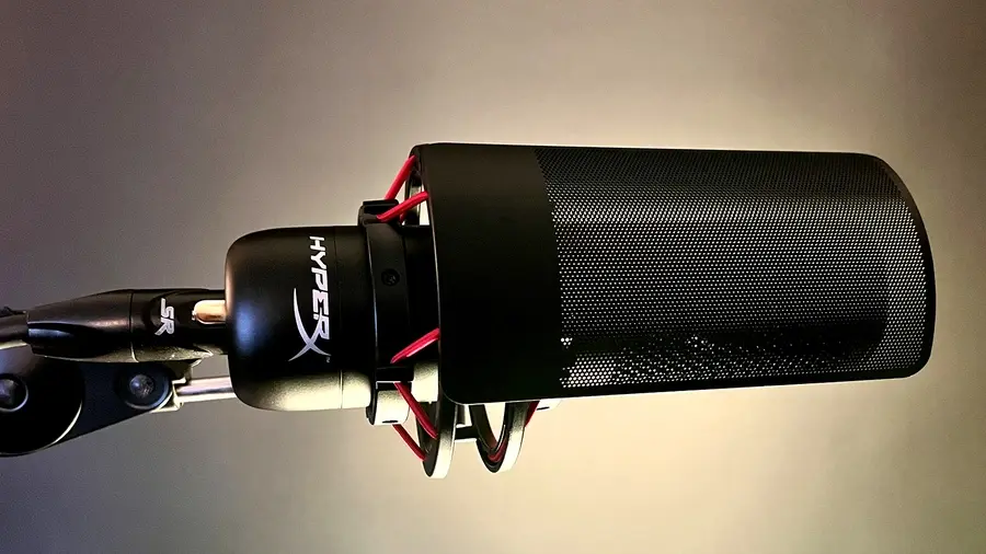 HyperX ProCast: Microfone de qualidade profissional é lançado no Brasil hyperx-procast-deitado