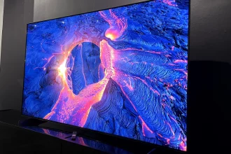 tcl qm8 oficial
