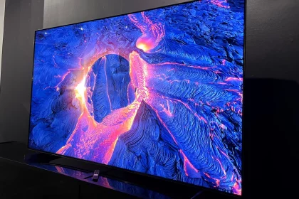 tcl qm8 oficial