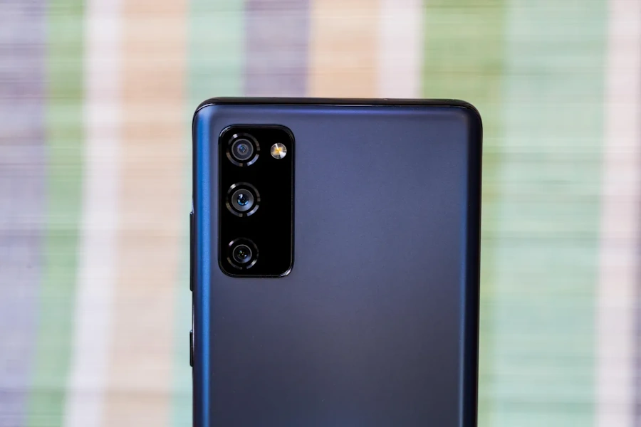 Samsung Galaxy S20 FE: Ainda vale a pena comprar em 2023? galaxy s20 fe cameras traseiras