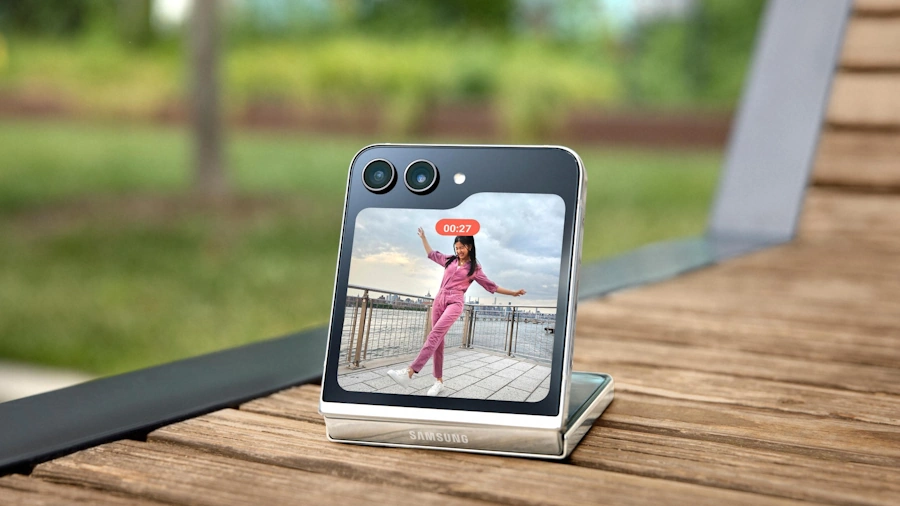 Galaxy Z Flip 5 vale a pena? Analisamos o smartphone da Samsung galaxy z flip 5 wireless powershare