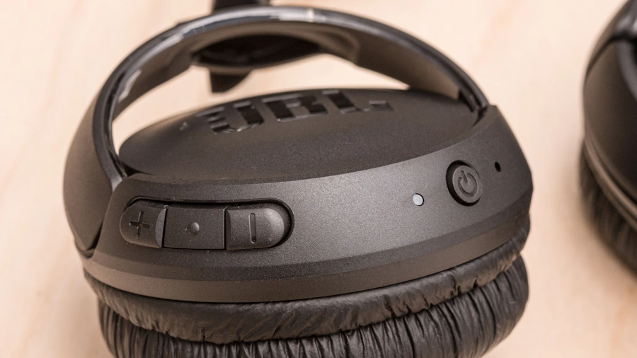 JBL Tune 510BT é bom? Analisamos o fone de ouvido em 2023? jbl tune 510bt controles