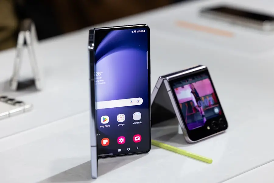 Galaxy Z Fold 5 vs Galaxy Z Flip 5: Qual smartphone dobrável é a melhor opção? galaxy z fold 5 e z flip 5 design