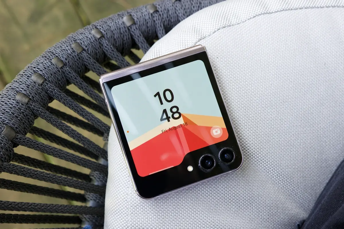 galaxy z flip 5 tela