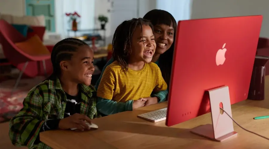 Apple revela linha de processadores M3 e anuncia novos MacBook Pro e iMac imac vermelho