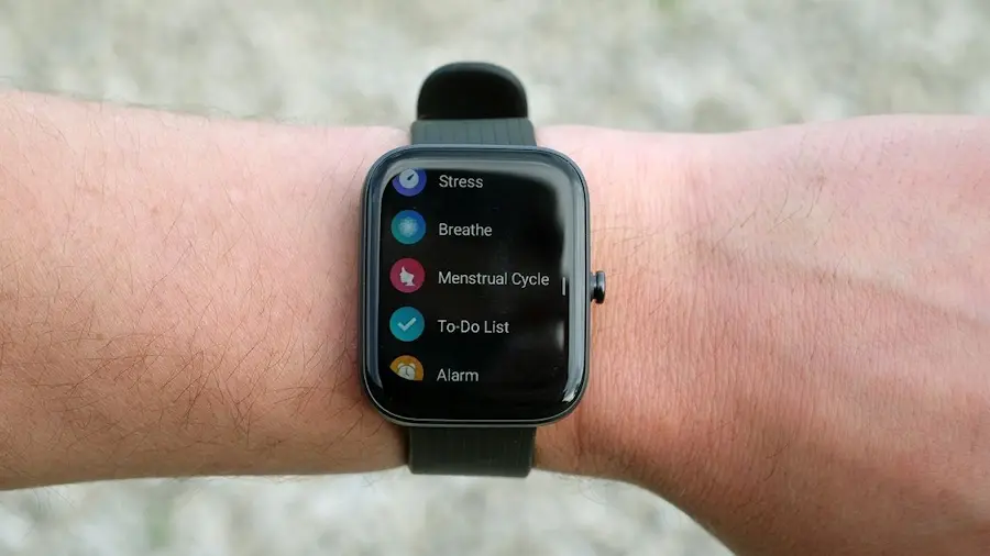 Os 8 smartwatches bons e baratos de 2023 Amazfit Bip 3 Pro