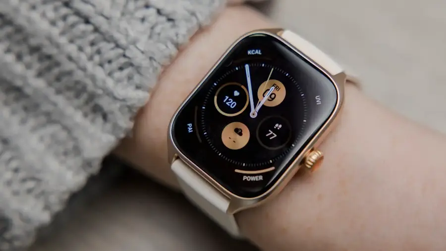 Os 8 smartwatches bons e baratos de 2023 Amazfit GTS 4 Mini dourado