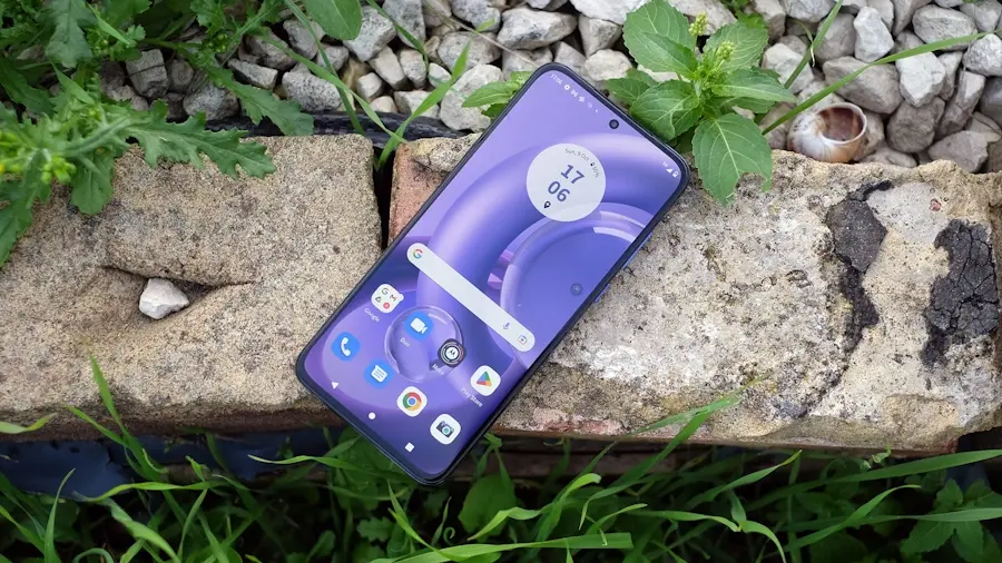 Os 10 melhores celulares da Motorola com 5G no Brasil motorola Edge 30 Neo 5G roxo