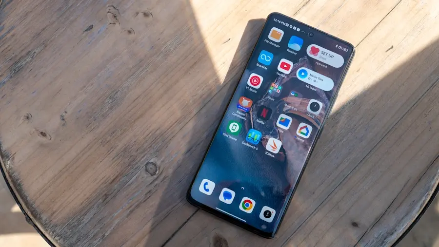 Os 12 melhores celulares custo benefício da Xiaomi em 2023 xiaomi 13 tela