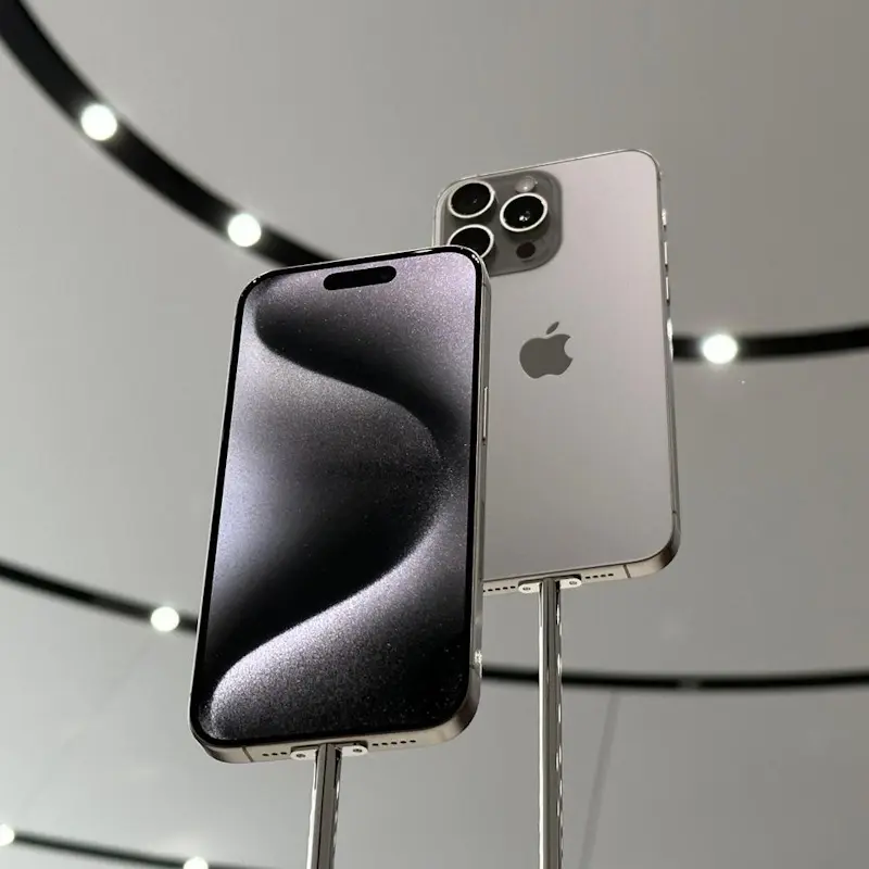iPhone 15 Pro Max vs iPhone 14 Pro Max: qual deles escolher? iphone 15 pro max design