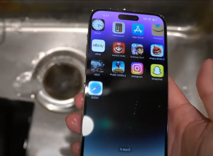 Galaxy S23 Ultra e iPhone 15 Pro Max são congelados, veja o que aconteceu iphone 15 pro max congelado