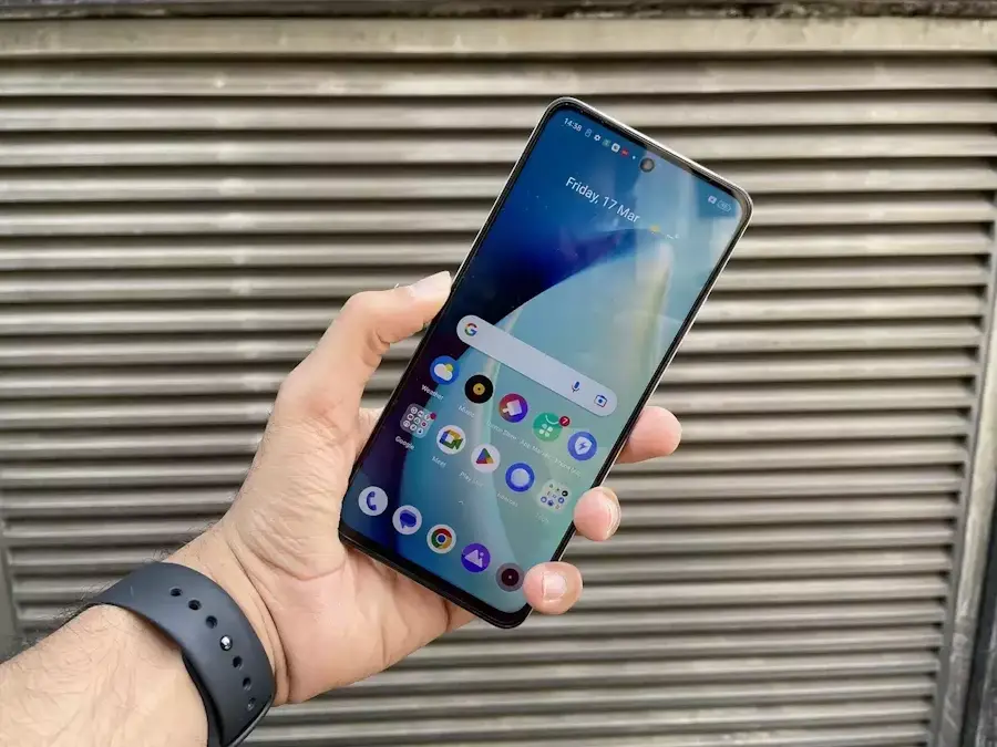 Realme C55 vs Redmi Note 12: qual dos dois celulares é a melhor compra em 2024? realme c55 tela