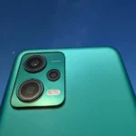 Traseira do Redmi Note 12 5G verde com foco nas câmeras