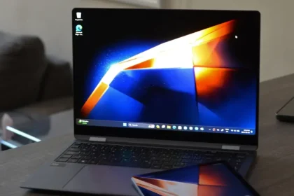 Foto do Samsung Galaxy Book4 Pro aberto